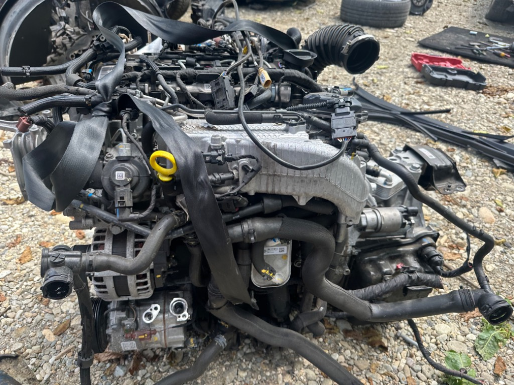 OEM Fényes ezüst kulcstartó, VW Volkswagen Passat B8, Tiguan Golf 7
