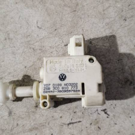 Motoras capac rezervor VW Passat B6 Variant Cod: 3C0810773