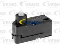 Motoras far VOLVO V70 III BW VEMO V95770008