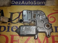 Motoras geam dreapta fata Nissan Terrano 2 cod 0130821827