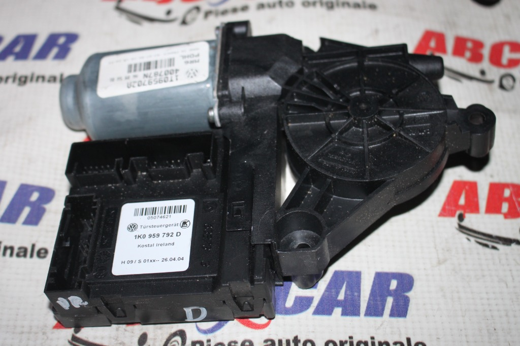 Motoras geam dreapta fata VW Caddy (2K) 2004-2015 1T0959702A, 1K0959792D