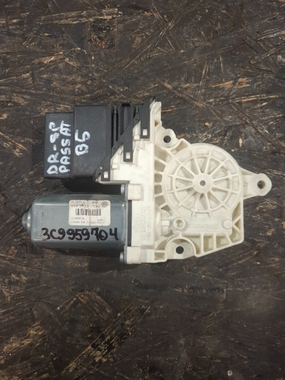 Motoras geam electric dreapta spate Passat B5 3C9959704 - imagine 1