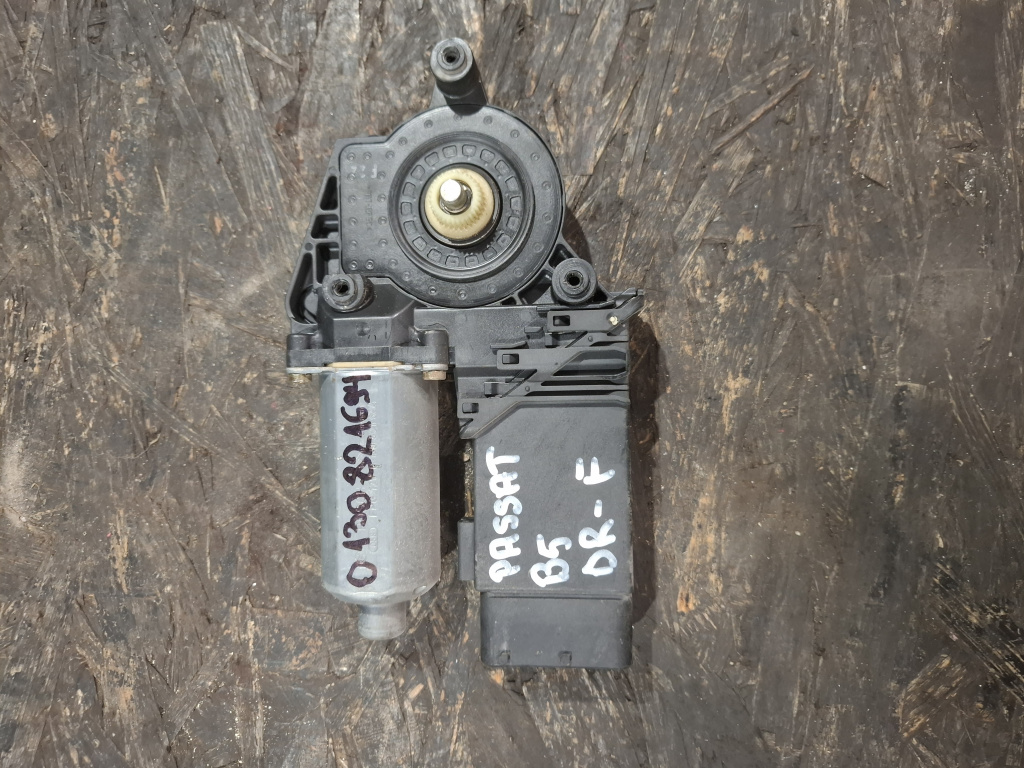 Motoras geam electric Passat B5 dreapta fata 0130821694 - imagine 1