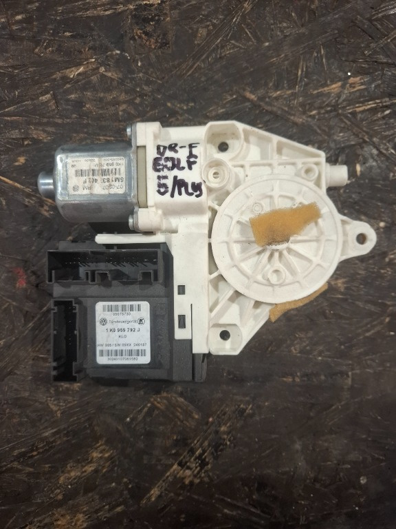 Motoras geam electric Stanga fata Golf 5 Plus 1K0959782J - imagine 1