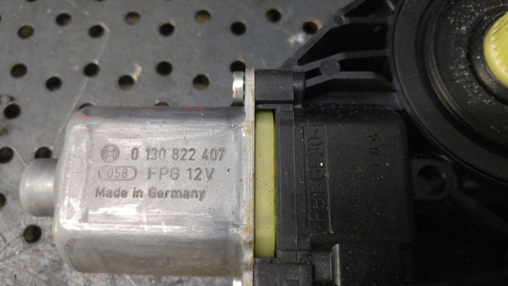 Motoras macara dreapta fata ford fiesta 