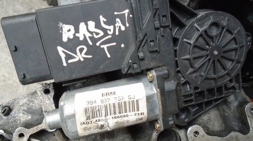 MOTORAS MACARA DREAPTA FATA PASSAT B5