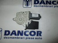 MOTORAS MACARA DREAPTA FATA Volkswagen Bora COD 050766-301(101438-202) AN 2003