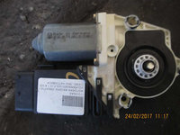 MOTORAS MACARA DREAPTA FATA VOLKSWAGEN GOLF IV 2001 OEM:1J1959802D.