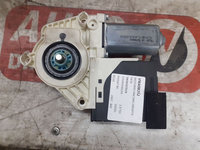 MOTORAS MACARA DREAPTA FATA VOLKSWAGEN PASSAT B6 2007 OEM:1K0959702K.