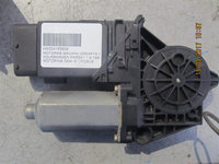 MOTORAS MACARA DREAPTA FATA VOLKSWAGEN PASSAT 1999 OEM:3B4837756D.