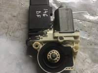 Motoras macara dreapta fata Volkswagen VW Golf 4 [1997 - 2006] Hatchback 5-usi 1.9 TDI MT (131 hp) (1J1)