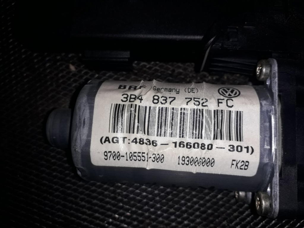 Motoras Macara Dreapta Fata VW Passat B5