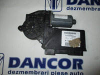 MOTORAS MACARA DREAPTA SPATE Porsche Cayenne AN 2007 COD 7L0959794A