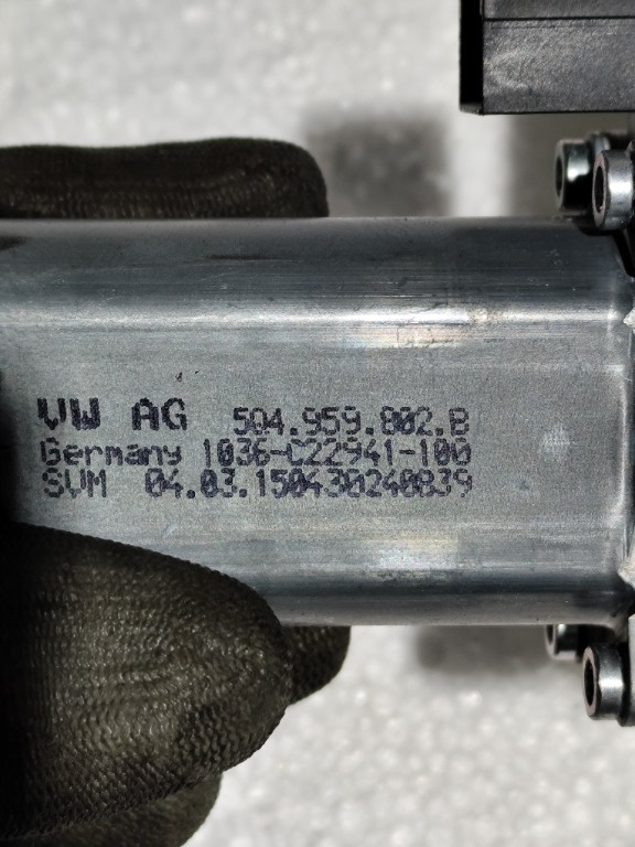 Motoras Macara Geam Dreapta Fata Vag Cod
