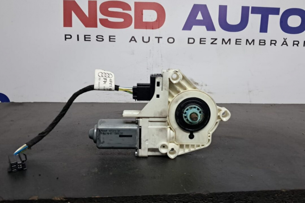 Motoras macara geam fata dreapta Audi A6 C6 4f0959