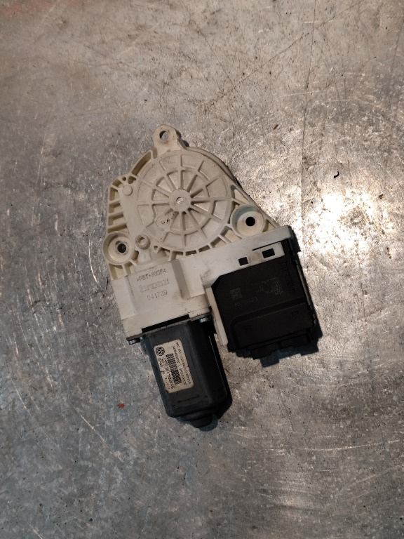 Motoras macara + modul dreapta spate 3C8959704D Volkswagen Passat CC Facelift 2.0 Diesel 2012-2016