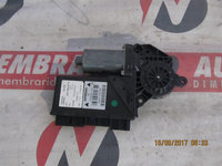 MOTORAS MACARA STANGA SPATE AUDI A4 2004 OEM:8E0959801A.