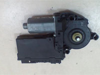 Motoras macara usa dreapta fata Audi A4 An 2001 2002 2003 2004 2005 2006 2007 2008 cod 8E2959802B