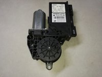 Motoras macara usa dreapta fata Audi A4 B7 cod 8e1959802h