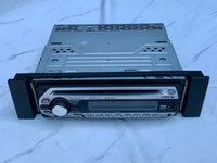 MP3/CD Player Tuner, cu USB intrare auxiliara (jack stereo 3,5mm) si conector USB full-speed pe fata detasabil