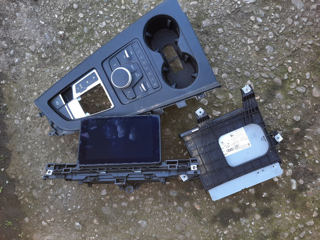 Navigatie completa Audi A4 B9 2.0 d An 2017 Cod 8WO035824 8W1919604
