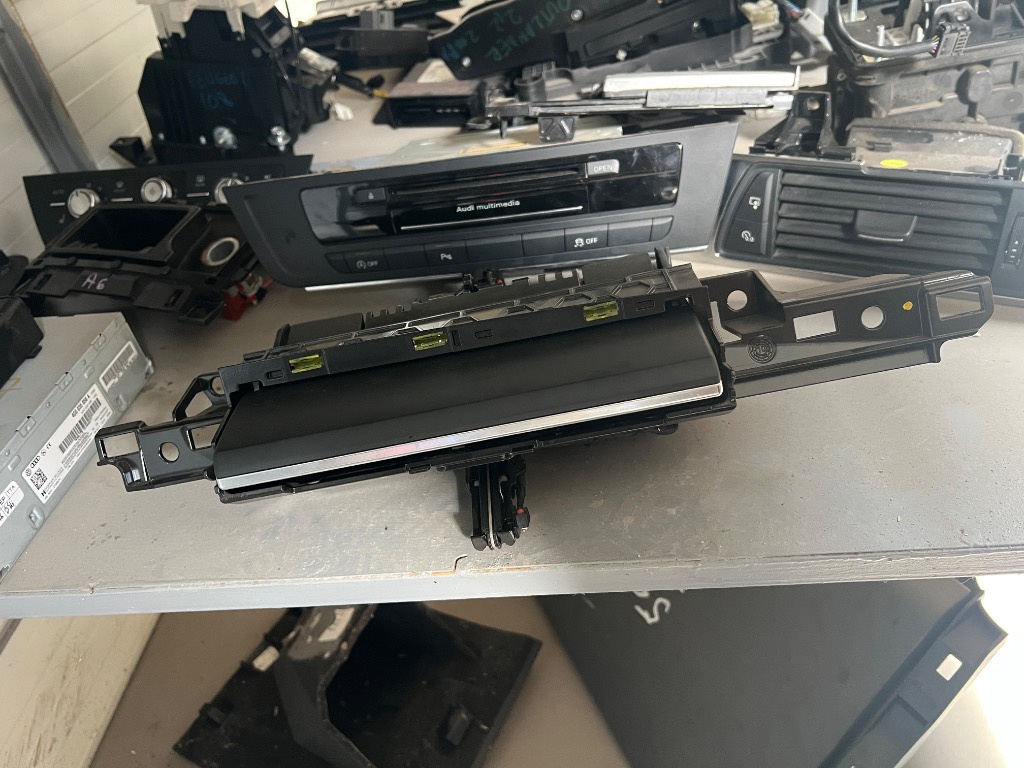 Navigatie completa unitate display Audi 