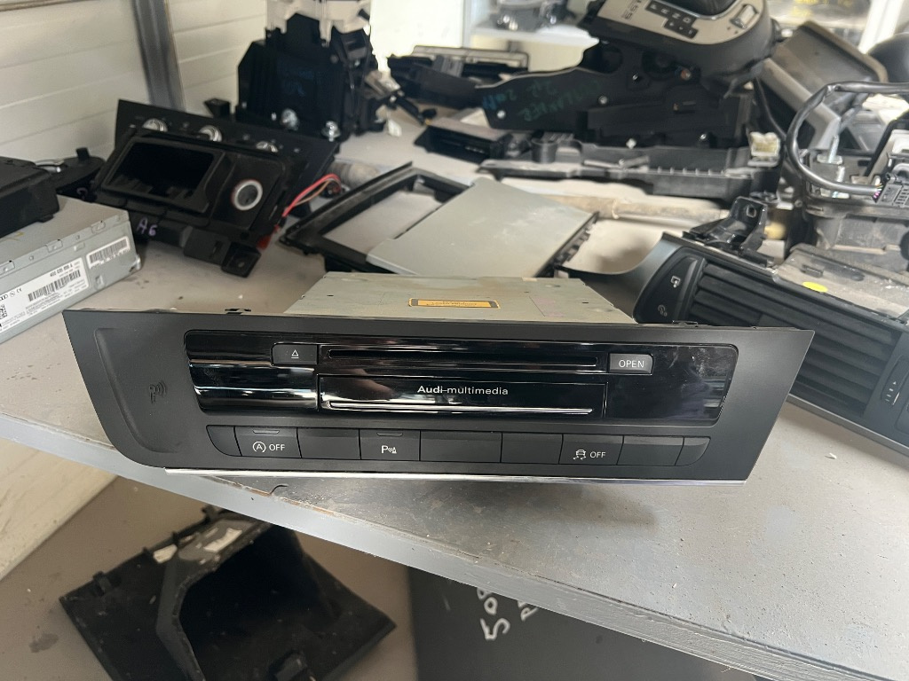 Navigatie completa unitate display Audi 