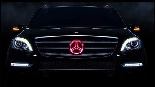 NOU! Emblema LED Mercedes Benz 5D Red 8.7x8.7