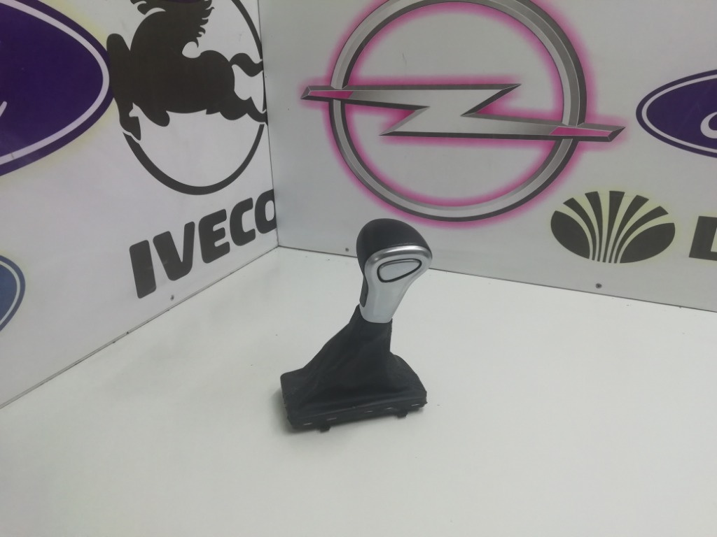 Nuca selector viteze cutie automata Audi A5 A4 B8 Q5 Cod 8K2713139S
