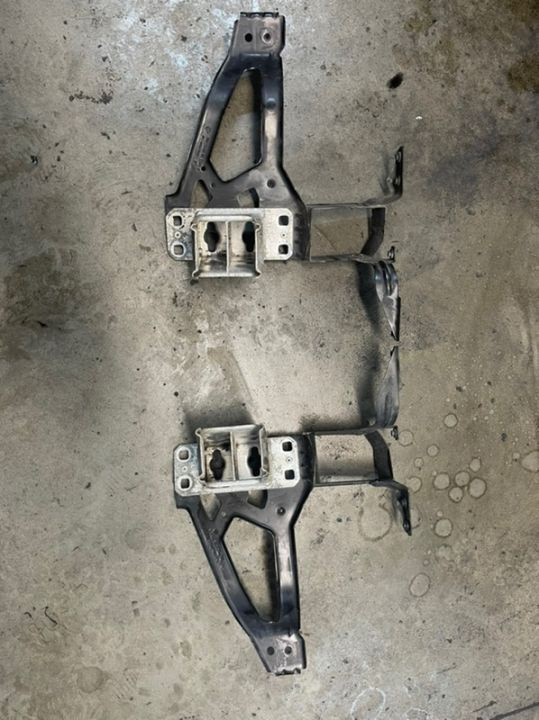 Ochelar Far / Suport Far Stanga / Dreapta BMW Seria 5 E60/E61