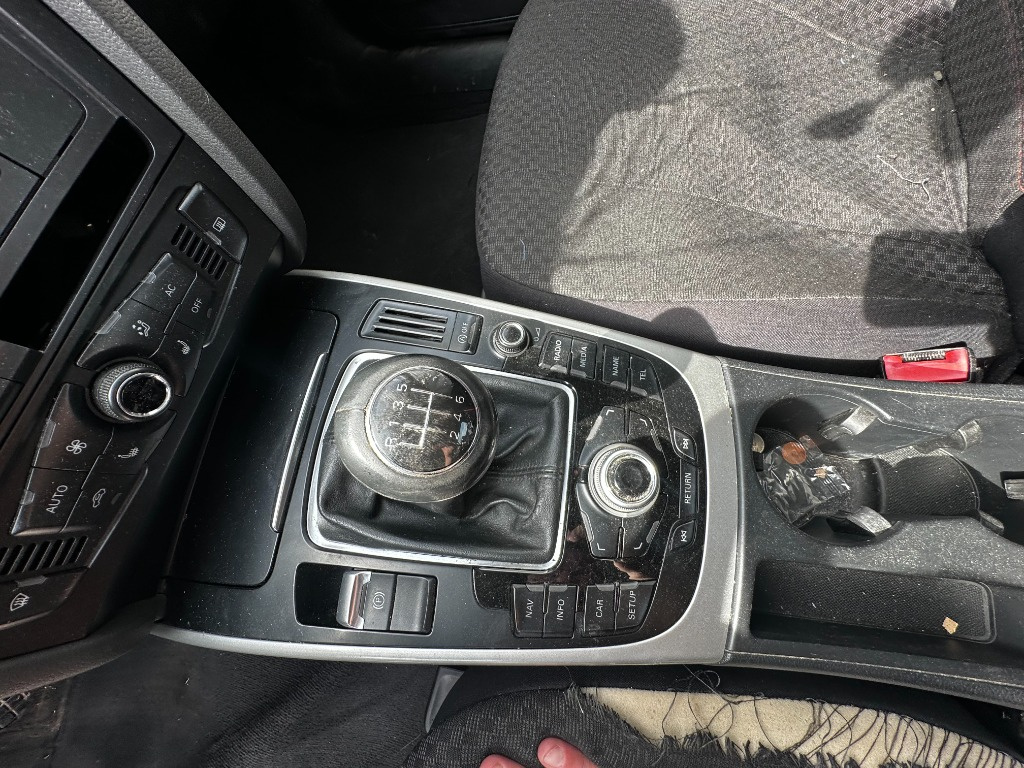 Oglinda dreapta completa Audi A4 B8 2010