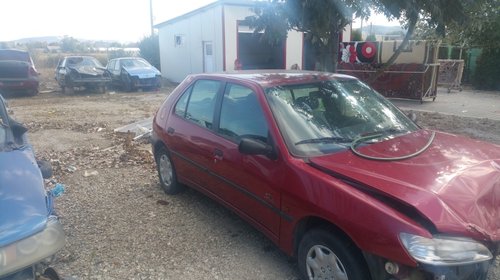 Oglinda dreapta fata Peugeot 306 din 1997 1.6