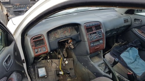 Oglinda retrovizoare interior Toyota Avensis 2000 COMBI 2.0