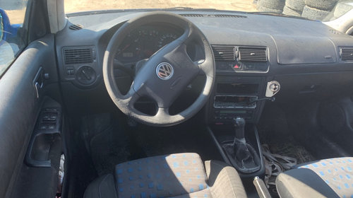Oglinda retrovizoare interior Volkswagen Golf 4 2002 hatchback 1,9 tdi