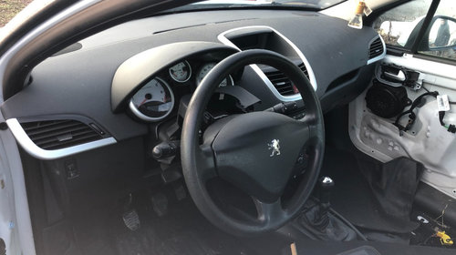 Oglinda stanga completa Peugeot 207 2011 hatchback 1.4