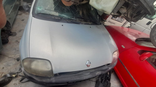 Oglinda stanga Renault Clio 2 [1998 - 2005] Hatchback 5-usi 1.2 MT (75 hp)