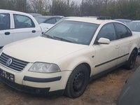 Oglinda stanga Volkswagen Passat B5 2004