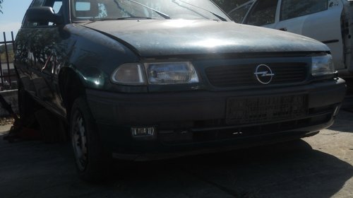 Opel Astra combi din 1995-1,4 multipunct