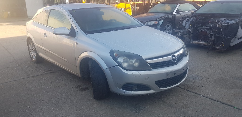 Opel Astra H GTC din 2008, motor 1,7cdti, tip Z17DTH