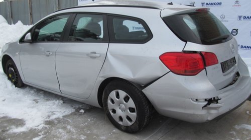 Opel Astra J din 2012