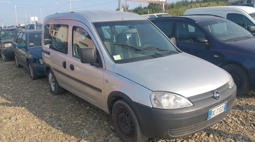 Opel combo 1.6 benzina an 2006