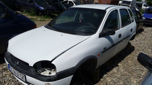 Opel corsa, 1.7 tdi alb , 2000