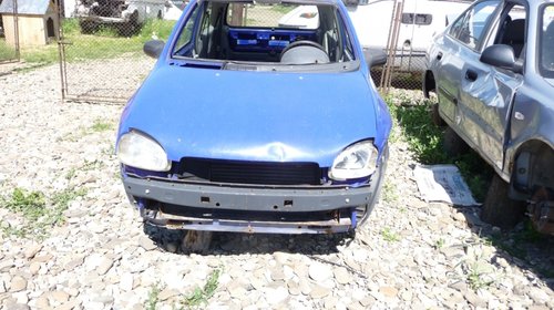 Opel Corsa B 1.4 Benzina Albastru 1996