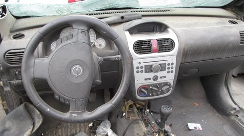 Opel Corsa din 2005