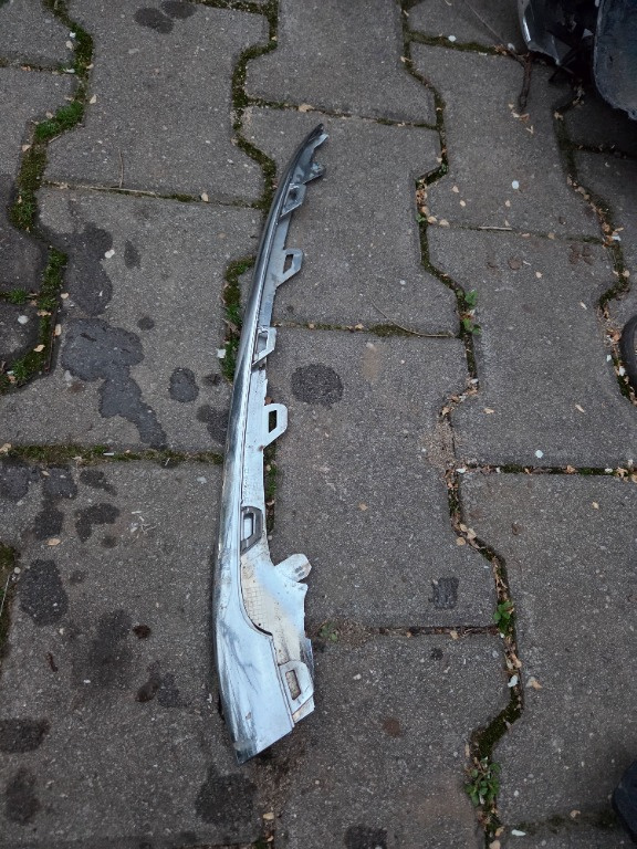 Ornament crom nichel dreapta bara fata amg mercedes s w222 lci