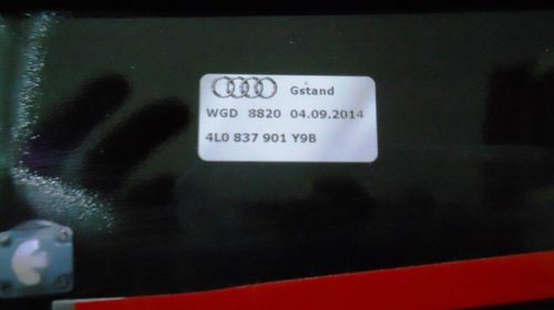 Ornament original,nou,usa stanga fata Audi Q7 cod 4L0837901 Y9B