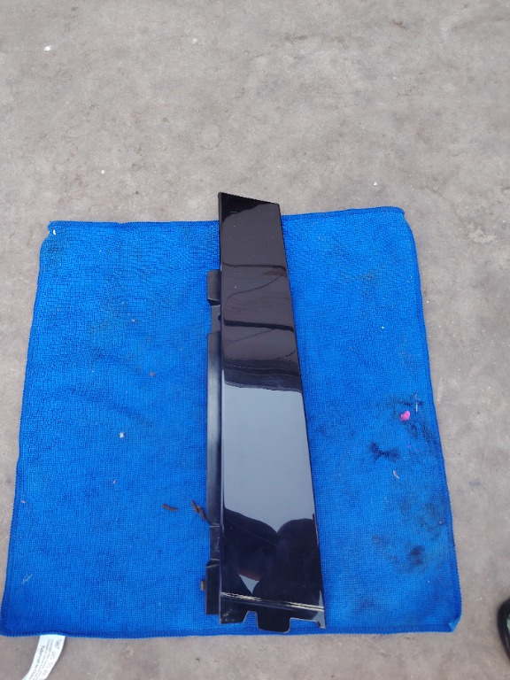 Ornament stalp ușa dreapta spate Opel Astra K Break 39085712