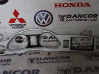 ORNAMENTE BORD AUDI A6 C6 AN : 2008 / 4F1857115J