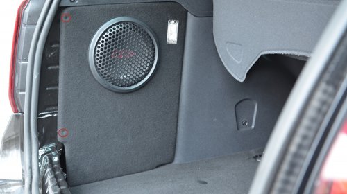 Pachet subwoofer JBL Dacia Duster 2009->