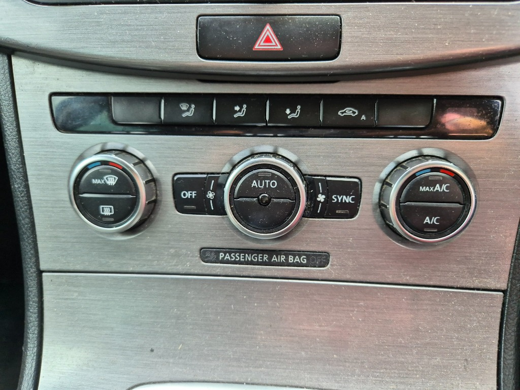 Panou modul comanda climatronic VW PASSAT B7 cod 3AA907044AF
